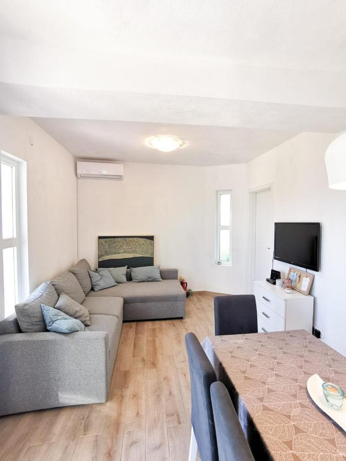 Apartments By The Sea Mimice, Omis - 14230 외부 사진